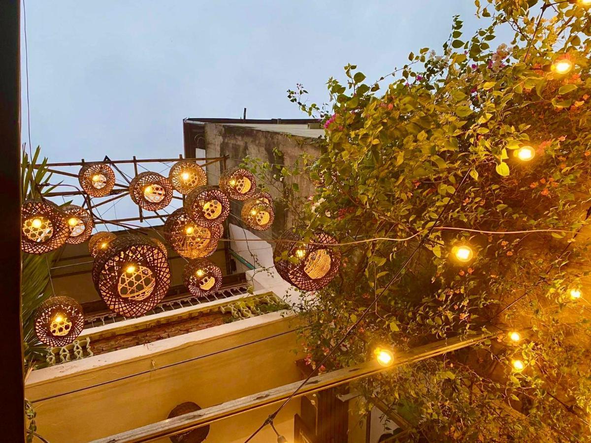 Chu Nhat Cafe & Homestay - 12 Ngo 41 Duong Lang - Co So 1 - Hanoi — Photos 1