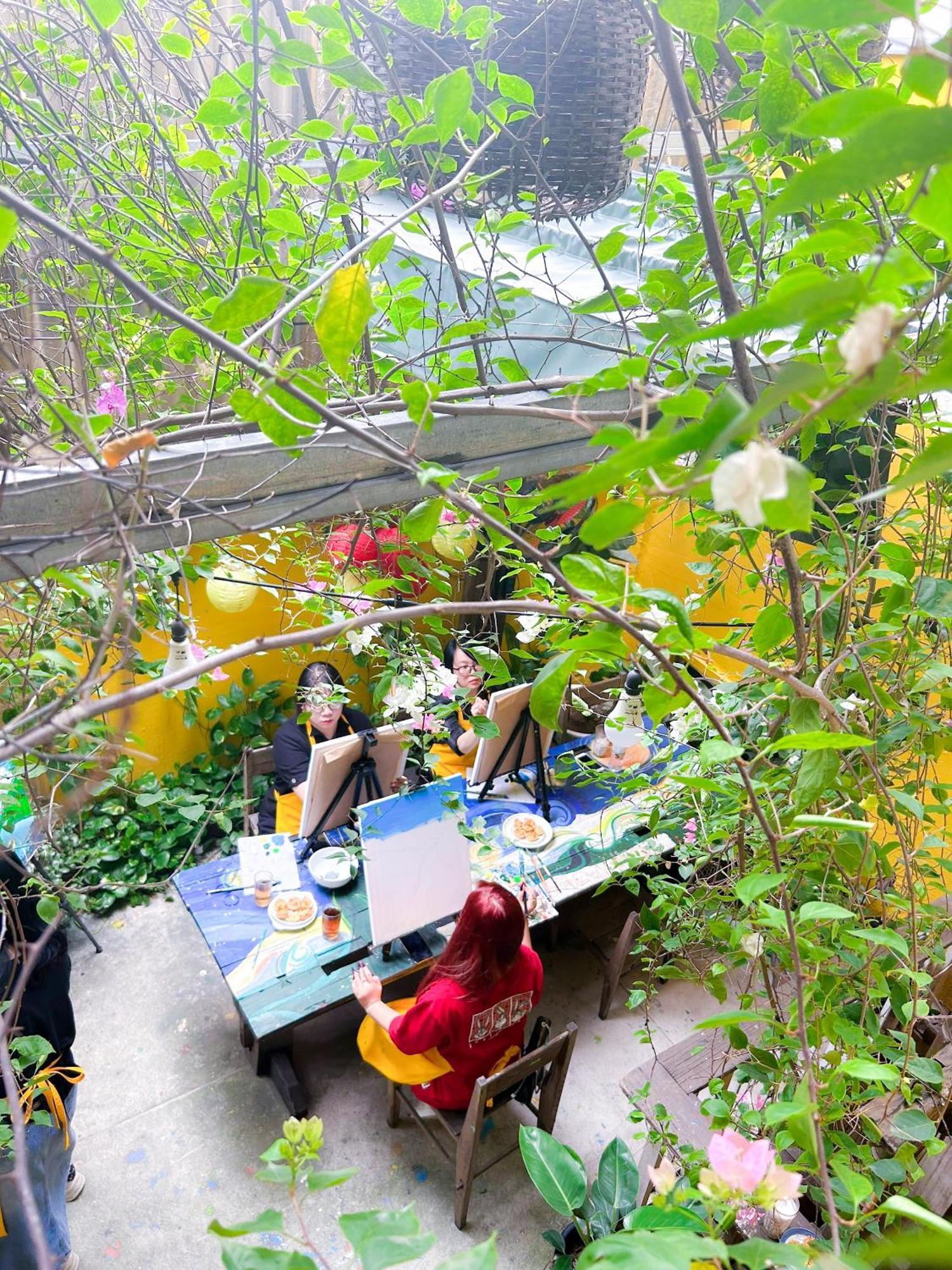 Chu Nhat Cafe & Homestay - 12 Ngo 41 Duong Lang - Co So 1 - Hanoi — Photos 3